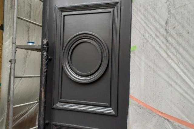 岡山市　結婚式場　扉塗装の画像06