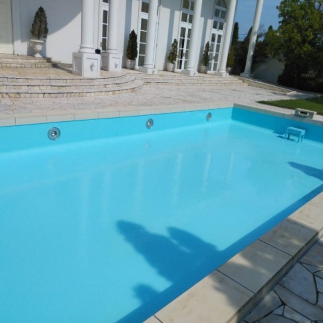岡山市　結婚式場プール塗装の画像
