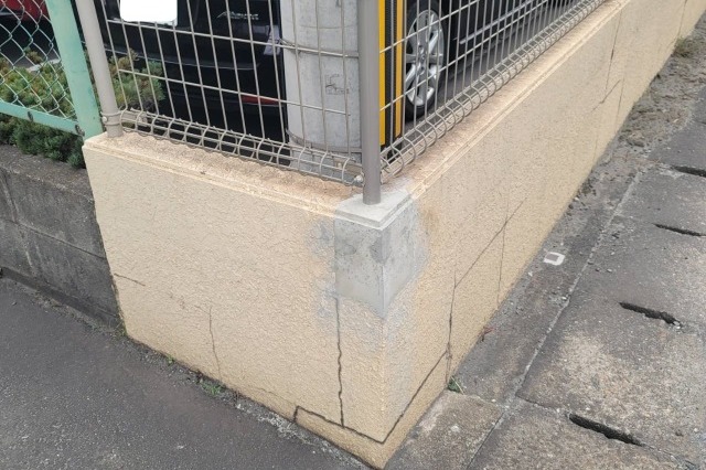 会社様　ブロック塀　塗装工事の施工前画像