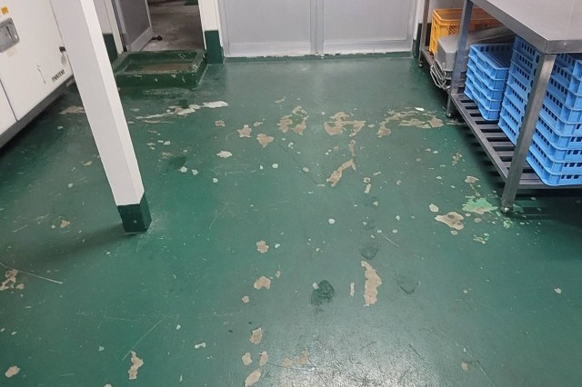 尾道市　厨房床　の画像03