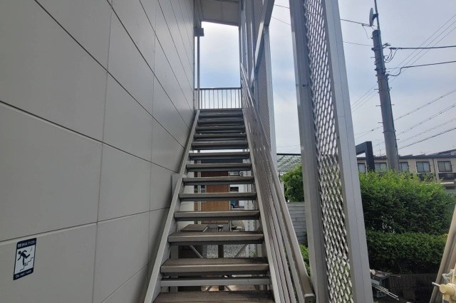 福山市　通路土間・階段踏板　塗装工事の画像01