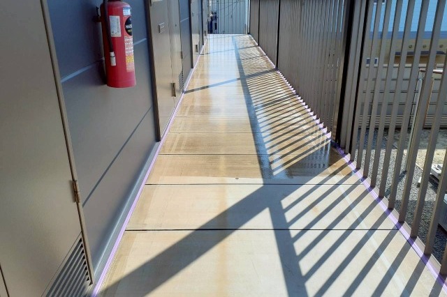 福山市　通路土間・階段踏板　塗装工事の画像03