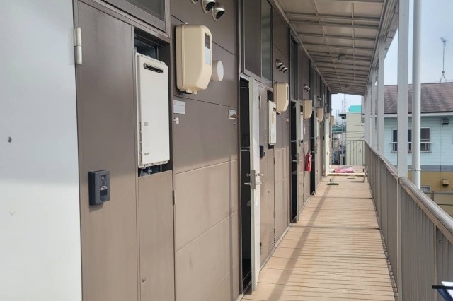 福山市　通路土間・階段踏板　塗装工事の画像05